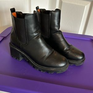 Black Chunky Boots